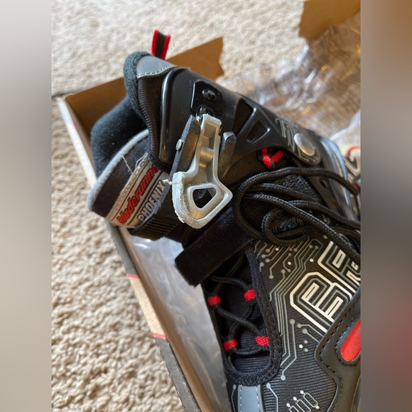 BladeRunner Phoenix Skates (Size 1-4 US) - Picture 5 of 11